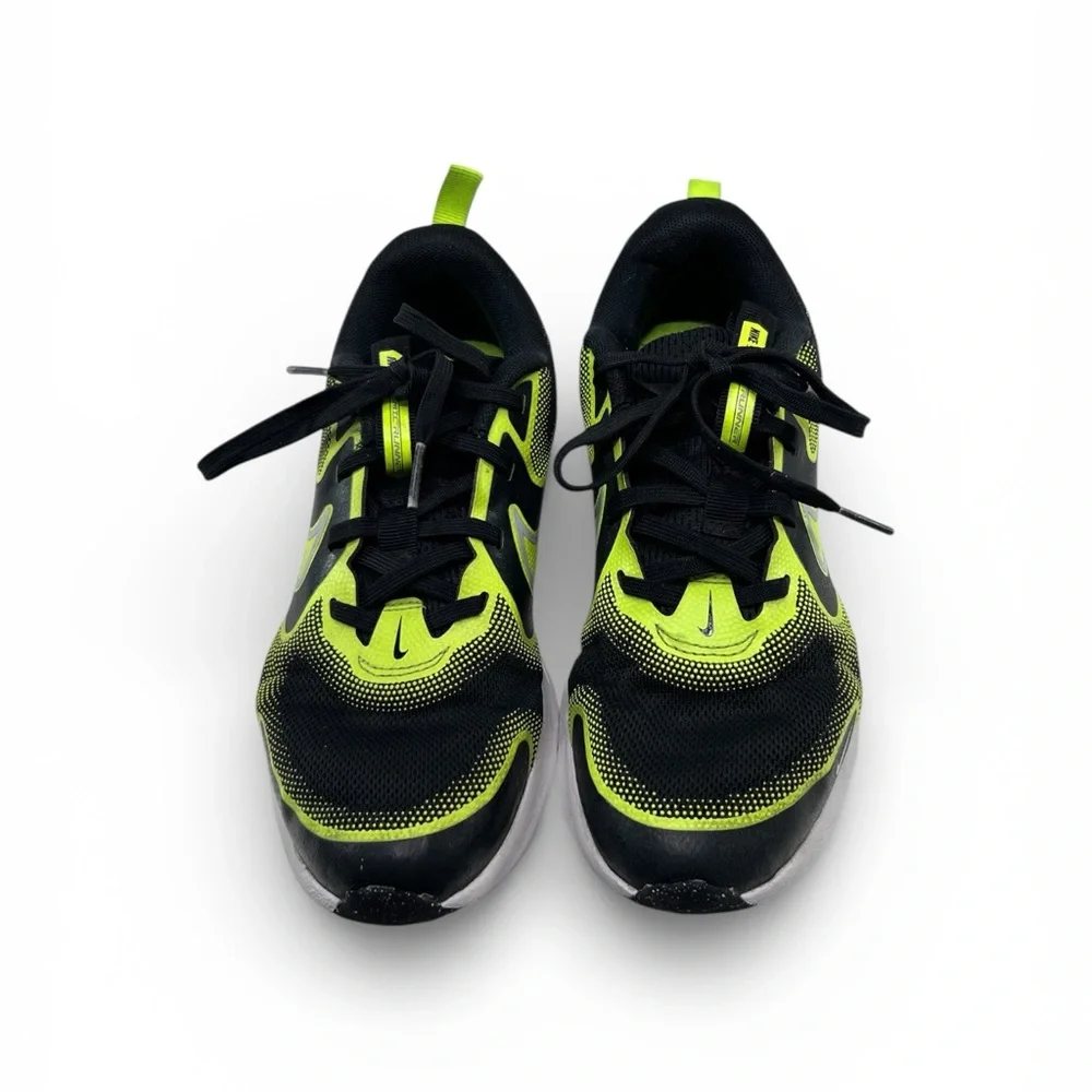 Nike Cosmic Runner Running Sneakers Youth Size 3.5